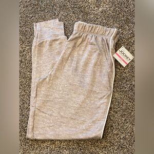 NWT soft and cuddly Gray sleep pants🥰